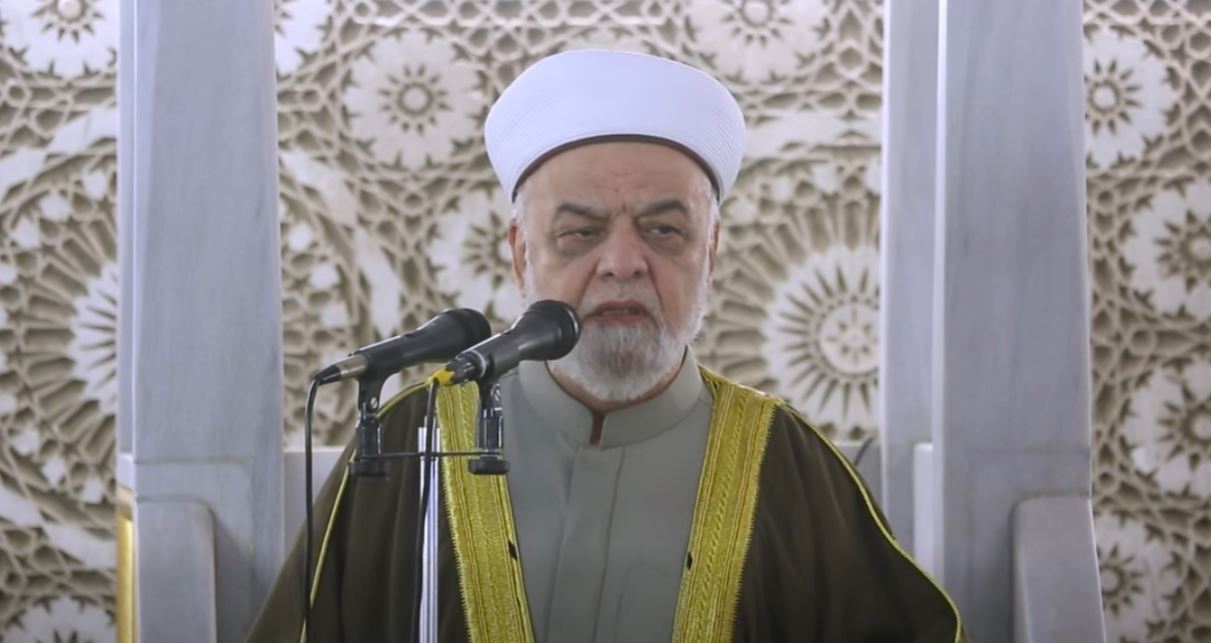 خطيب الجمعة في ابو حنيفة يتهم وزارة الشباب والرياضة بتحويل نادي الأعظمية إلى مول تجاري