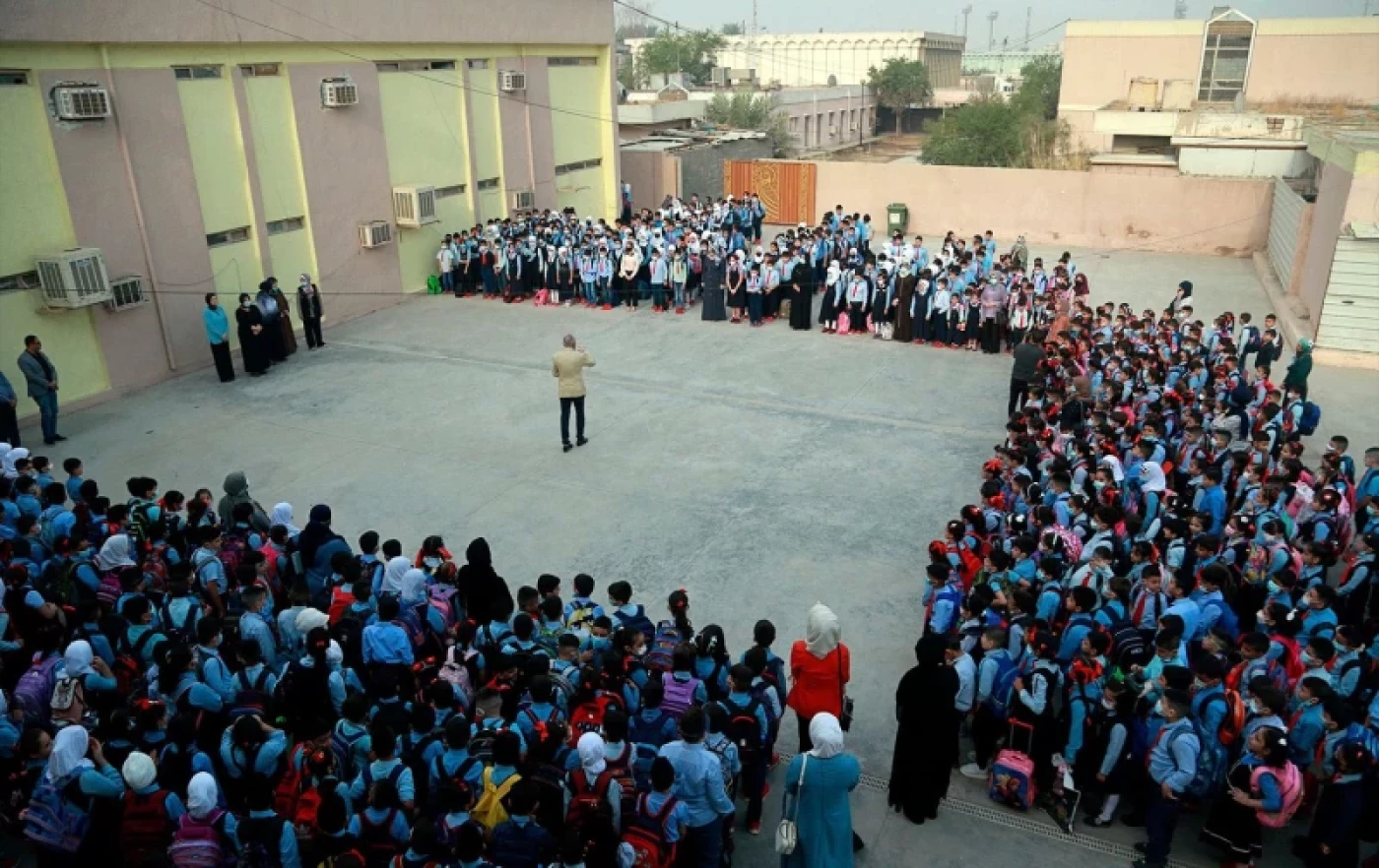 التربية تنفي تحويل التعليم إلى نظام إلكتروني وتؤكد استمرار الدراسة الحضورية