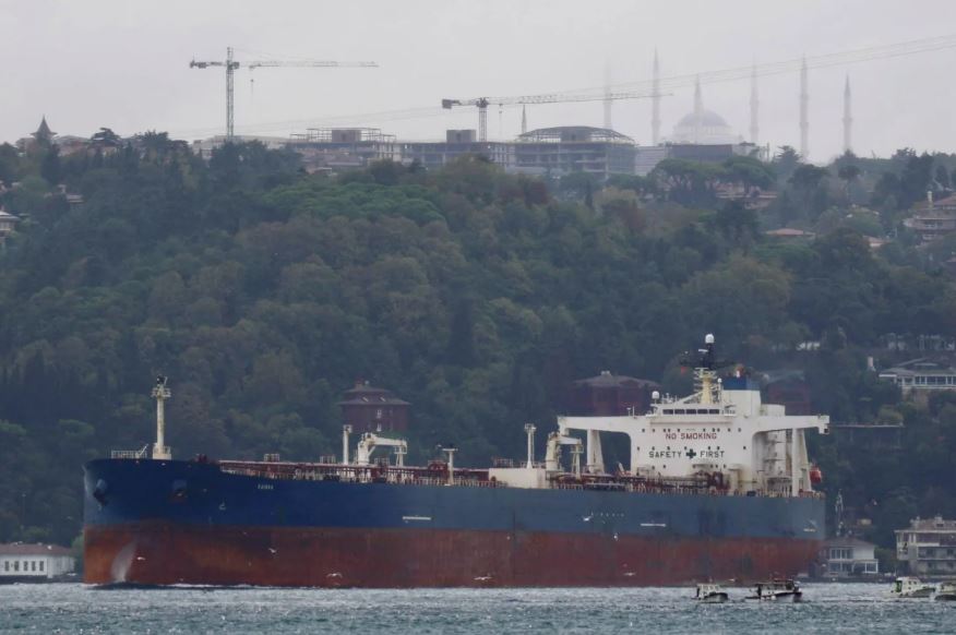 اندلاع حريق على متن ناقلتي نفط قبالة السواحل التركية  