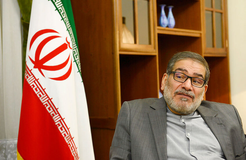 شمخاني يحذر دول الخليج: لا تقتربوا من خطوط إيران الحمراء