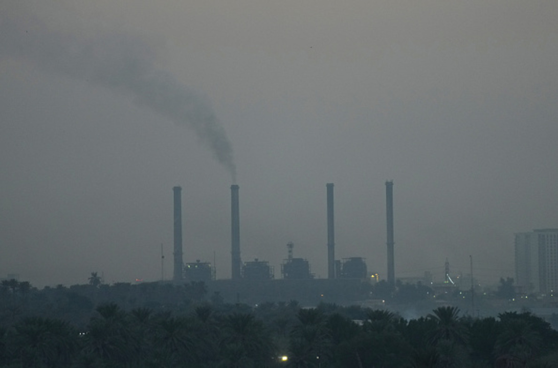 للحد من التلوث ..  عمليات بغداد تغلق 201 كورة صهر و72 معمل طابوق وأسفلت 