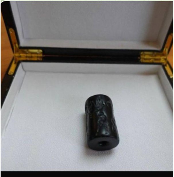 استرداد ختم أثري أكدي يعود لعام 2250 ق.م