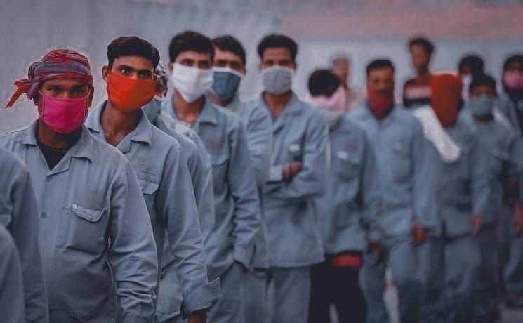 ترحيل أكثر من 34 ألف عامل أجنبي مخالف