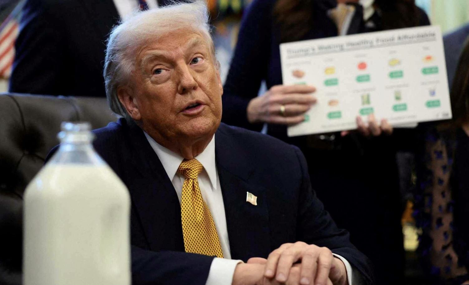 بعد رفع  ترمب الحضر عن الحليب ..  أميركا تسجل تسمم عشرات الأطفال بحليب ملوث