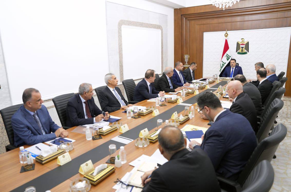 السوداني يناقش مع وفد وزارة الكهرباء الاعتماد على الطاقة الشمسية