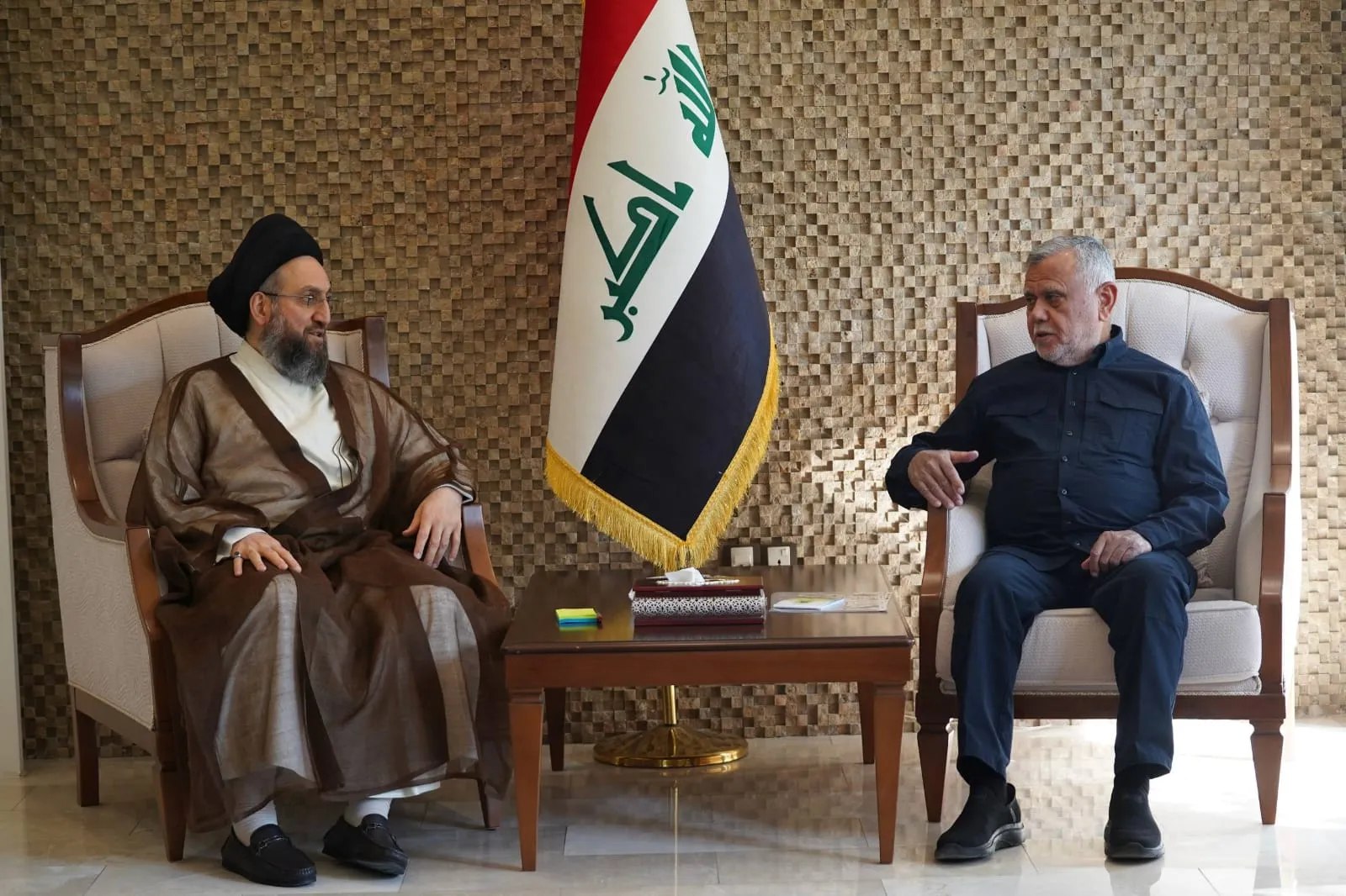 العامري والحكيم يشددان على تشكيل حكومة تحقق تطلعات الشعب وتضمن استقرار المرحلة المقبلة