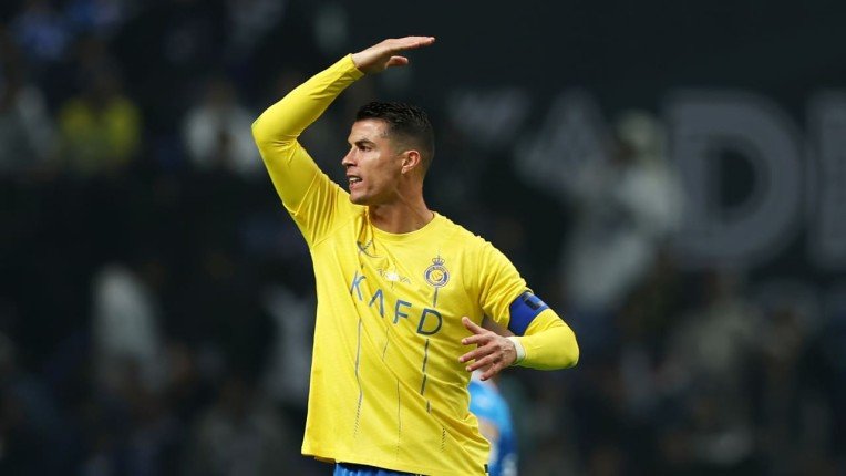 رونالدو يسعى لضم نجم مارسيليا إلى النصر السعودي