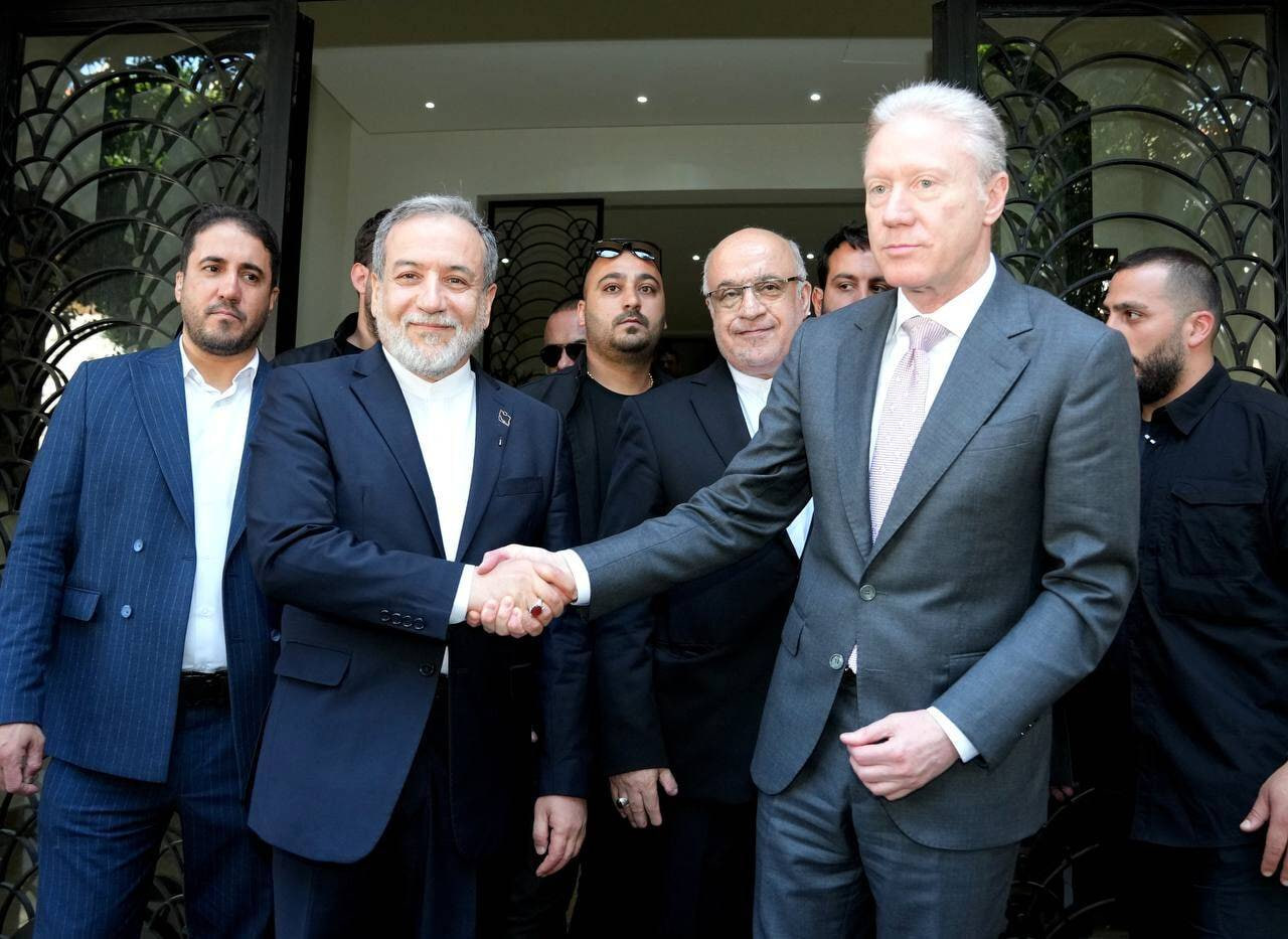 بمؤتمر مشترك في بيروت ..  عراقجي: ندعم حزب الله كحركة مقاومة ..  ورجي يرد: الدعم للدولة وليس لجماعة