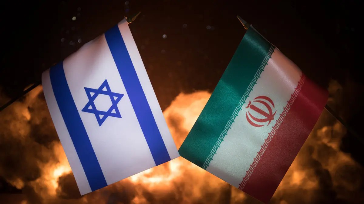 إيران تُعيد تحصين دفاعاتها استعداداً لاحتمال حرب جديدة مع إسرائيل