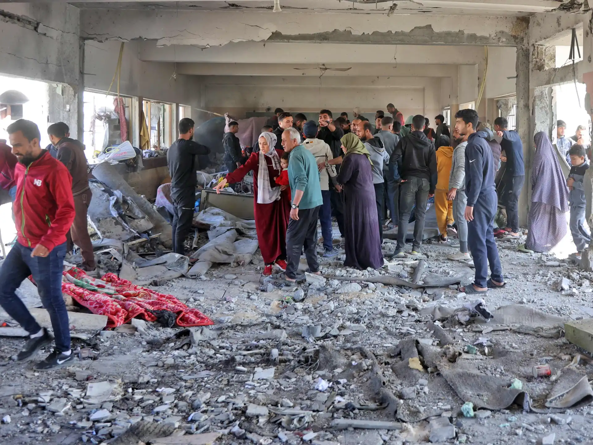 منذ الفجر ..  غارات إسرائيلية على قطاع غزة تخلف 12 قتيلًا