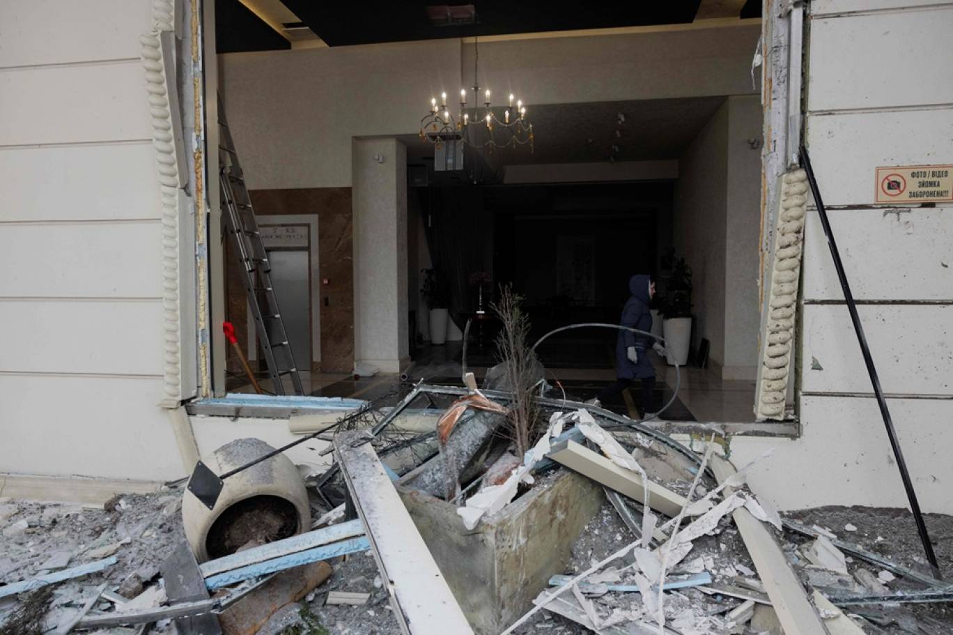 مقتل 4 أشخاص وإصابة 19 آخرين في كييف جراء الضربات الروسية الليلية