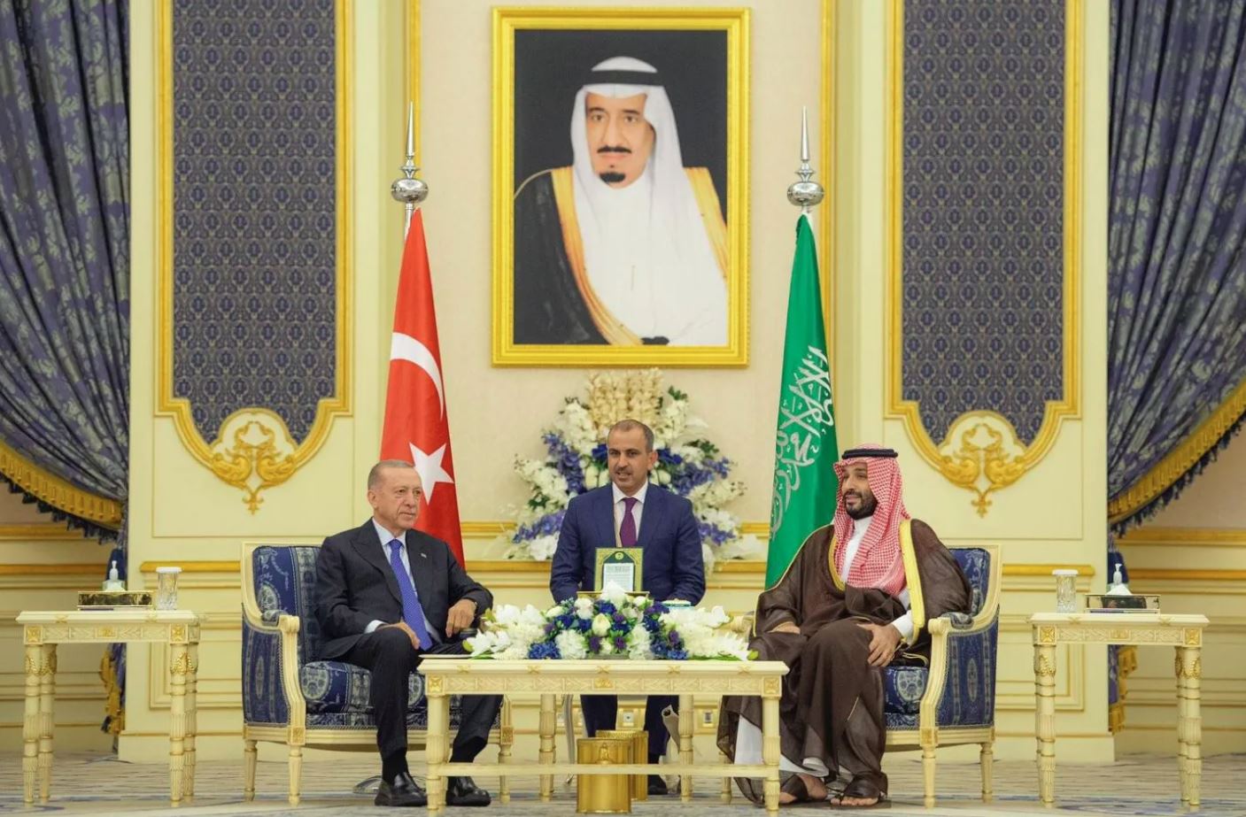 أردوغان يعرض الوساطة بين واشنطن وطهران ويحذر من إشعال الحرب