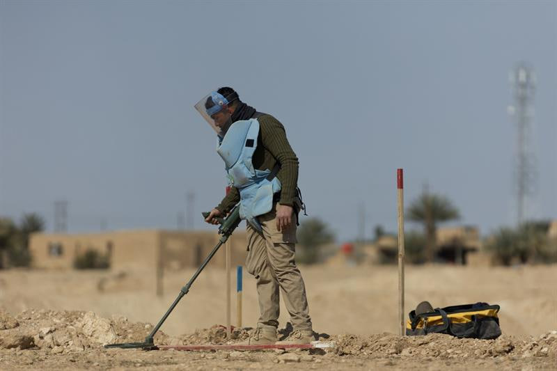 وزارة البيئة تقترح خطة لتطهير كامل الأراضي العراقية من الألغام
