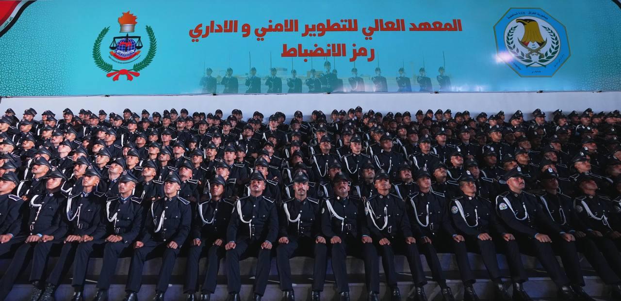 السوداني يمنح كتاب شكر بقدم 6 أشهر تثميناً لنشاط الدورة الـ30 للمعهد العالي للتطوير الأمني 