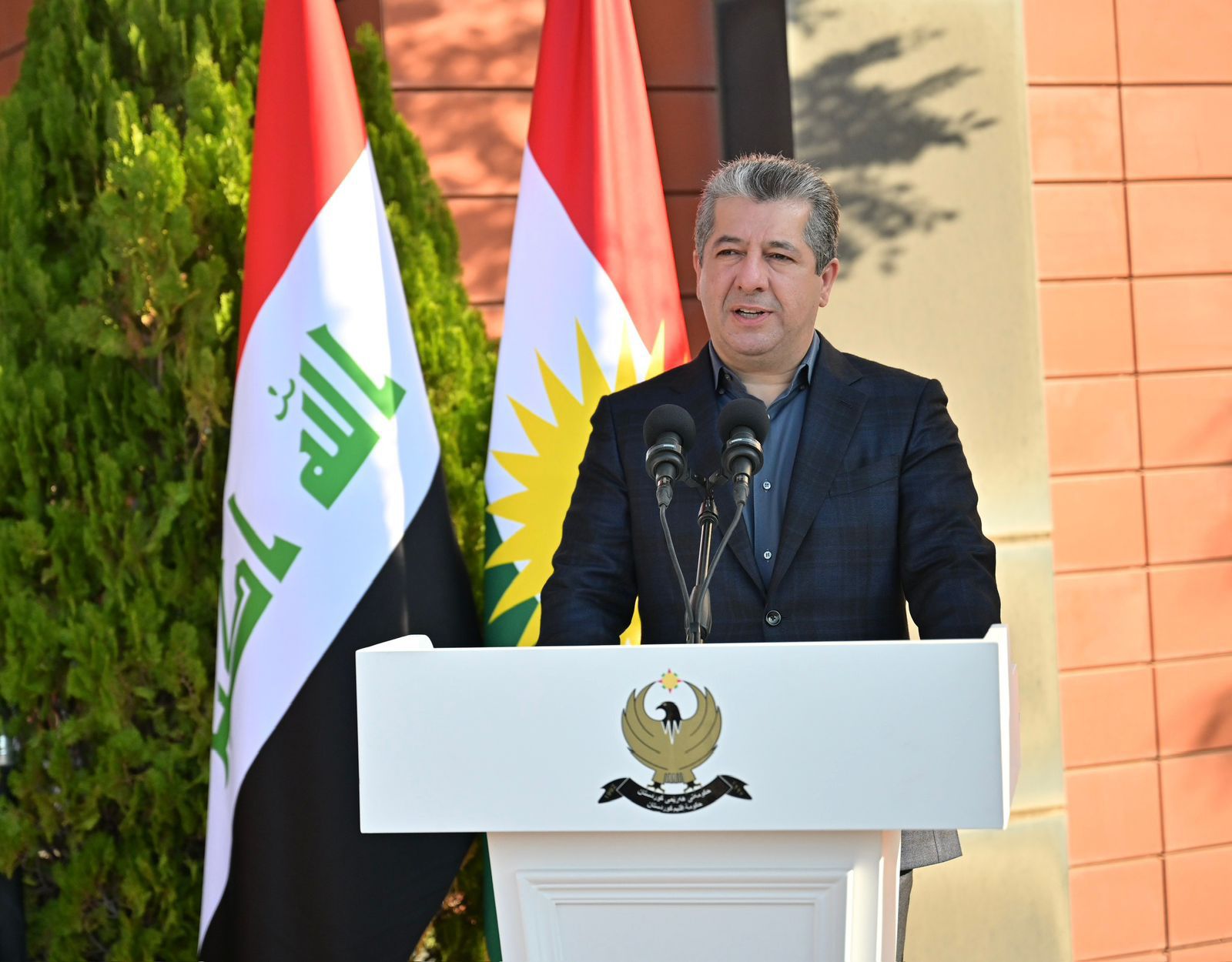 مسرور بارزاني يدلي بصوته في التصويت العام ويدعو لانتخابات حرة 