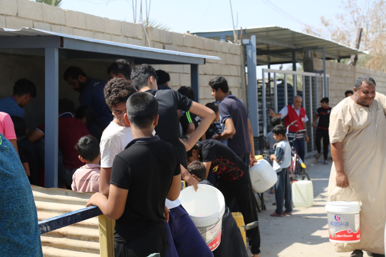 الهلال الأحمر: ازدحام في 16 محطة تحلية مياه في البصرة وسط تفاقم أزمة الشح والملوحة  