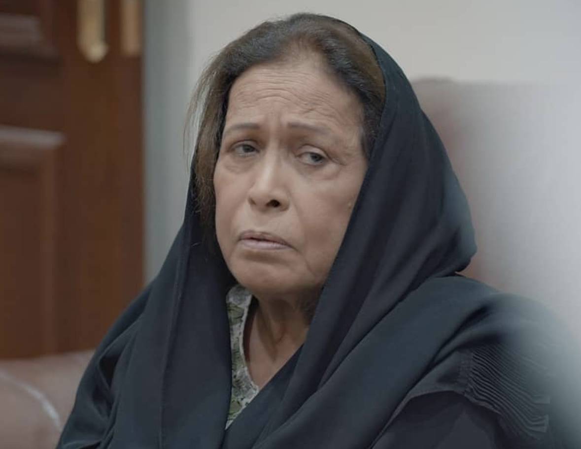 الفاننة الكويتية حياة الفهد تدخل المستشفى اثر وعكة صحية حرجة