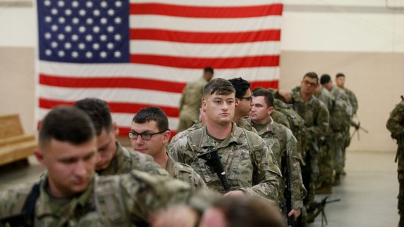 البنتاغون يعلن سياسة جديدة تقيد بقاء الجنود المتحولين جنسياً في الجيش