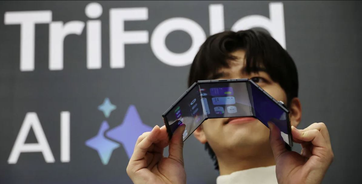 سامسونغ" تطلق هاتف "غالاكسي زد تراي فولد" في كوريا الجنوبية