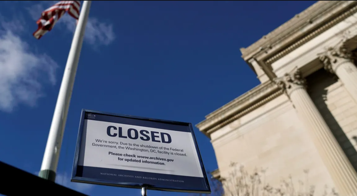 تحذيرات من اضطرابات في قطاع الطيران الأميركي إذا استمر الإغلاق حتى نوفمبر