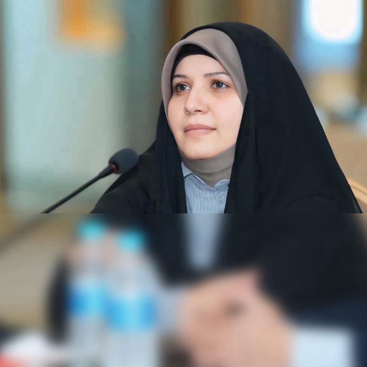 الصحفية منار الزبيدي: مرشحة بقائمة السوداني في البصرة استخدمت صورتي بدعايتها الانتخابية بدون موافقتي وسأقاضيها 