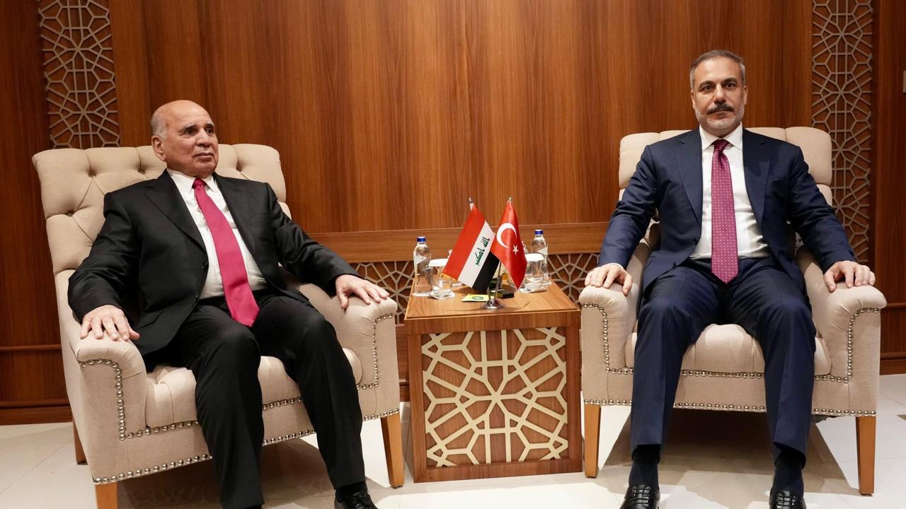  وزير الخارجية العراقي يبحث مع نظيره التركي ملفي النفط والمياه 