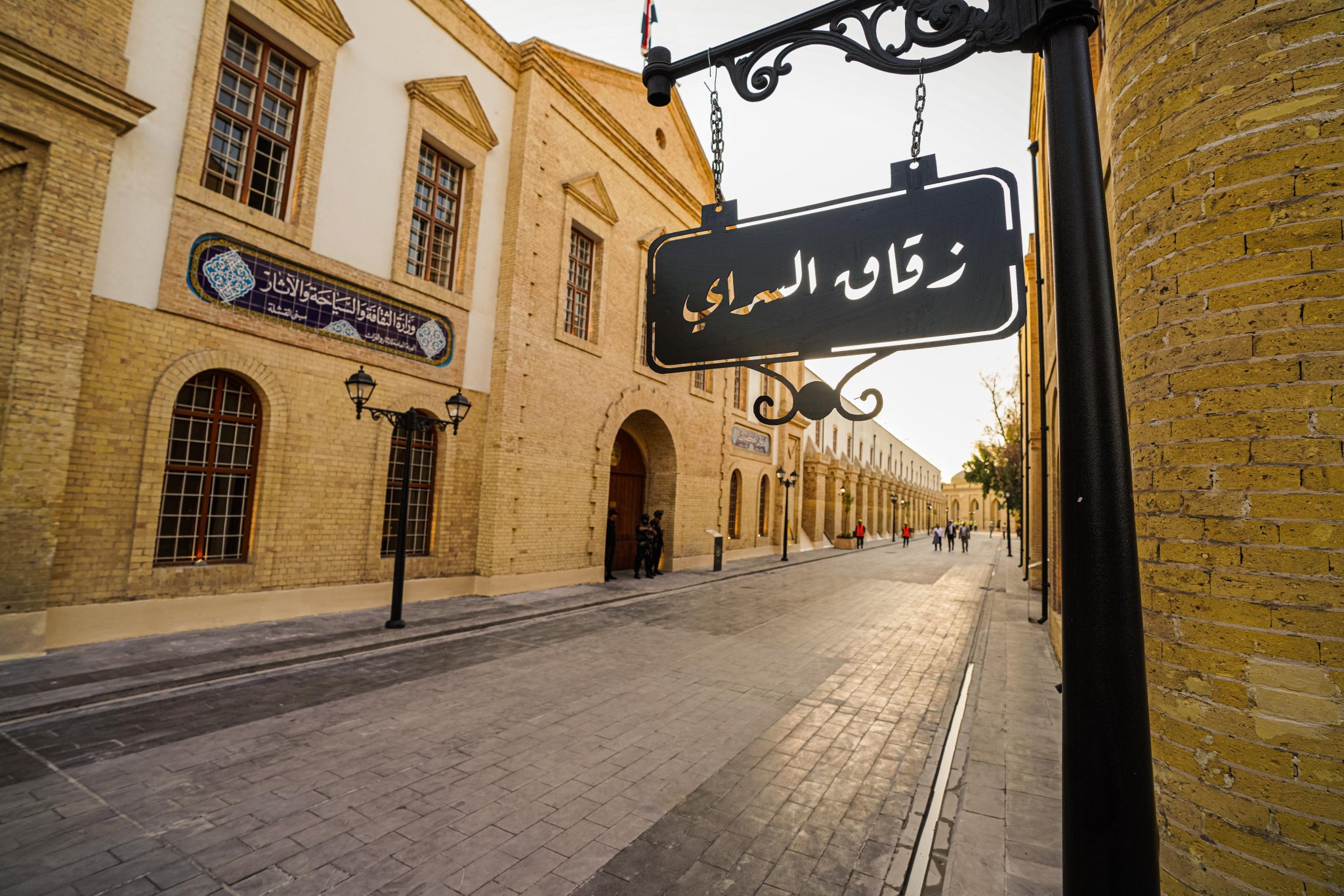 شارع الرشيد التاريخي يواصل رحلة التأهيل استعداداً لافتتاحه مطلع أيلول