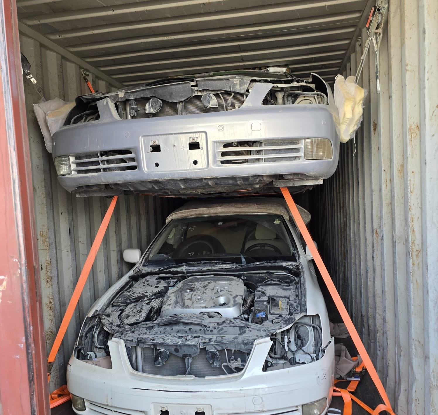 ضبط 3 حاويات مخالفة في مركز جمرك أم قصر