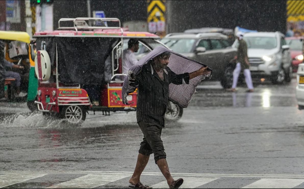 استعدوا لأمطار وعواصف رعدية مع انخفاض درجات الحرارة خلال الأيام المقبلة