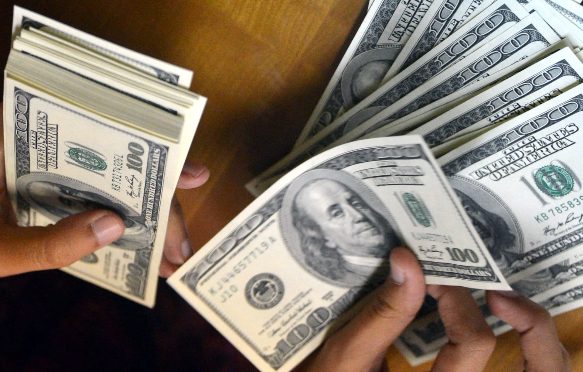 استقرار باسعار الدولار في بغداد واربيل