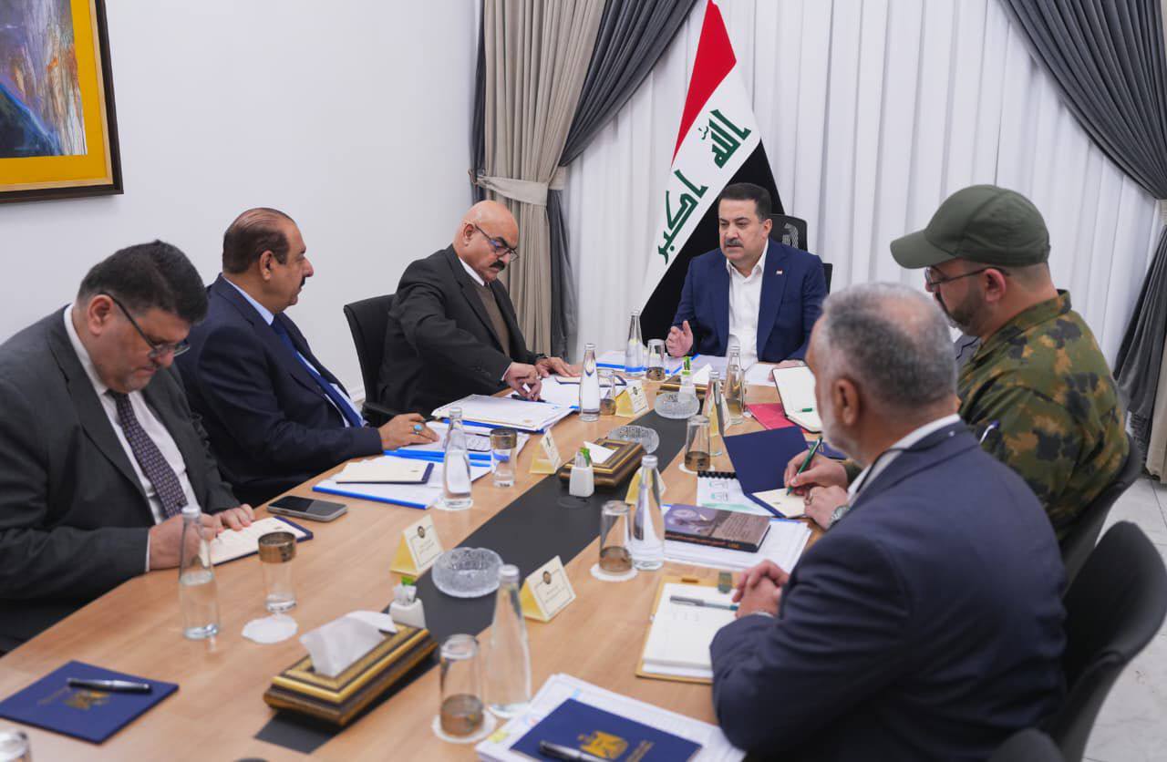 السوداني يشدد على إكمال المشاريع واعتماد الشفافية خلال اجتماعه مع الفريق الهندسي والخدمي