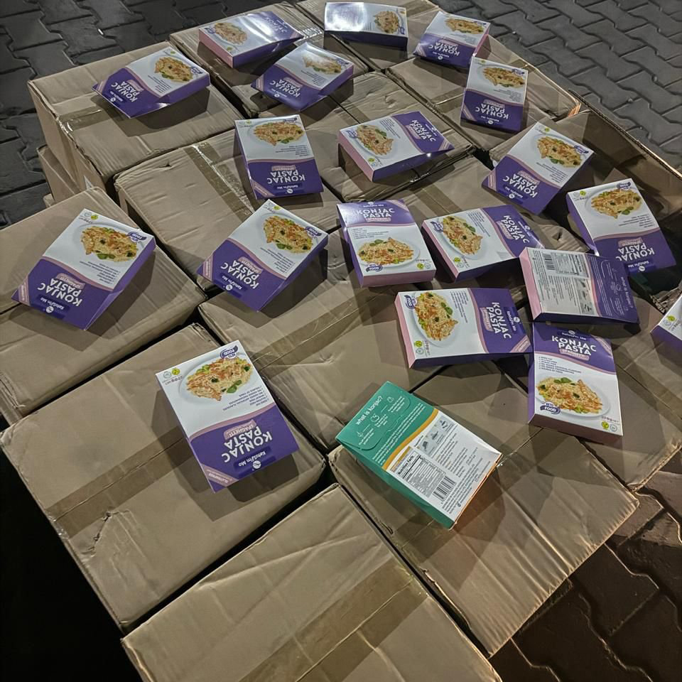 ضبط مستلزمات طبية ومواد غذائية مخالفة في ميناء أم قصر الشمالي