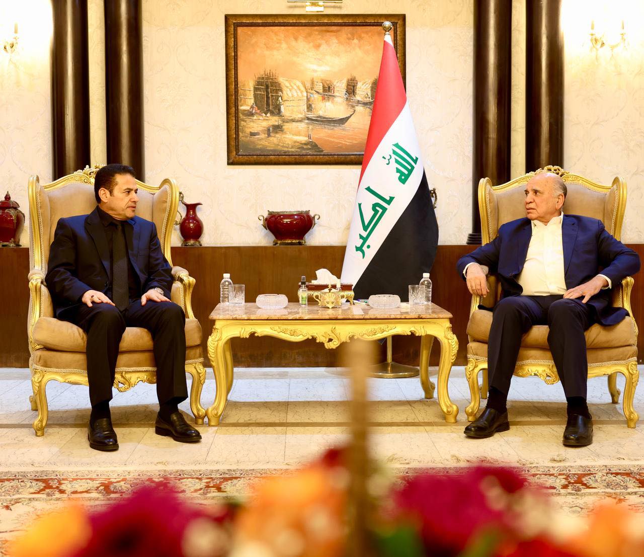 الاعرجي وحسين يؤكدان نأي العراق عن صراعات المنطقة