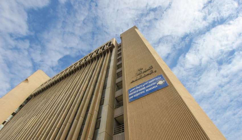 التربية تعلن أسماء المقبولين للدراسة خارج العراق من المتقدمين للإجازة الدراسية