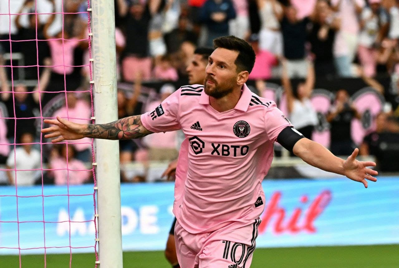 ميسي يجدد عقده مع إنتر ميامي وينهي جدل انتقاله إلى الدوري السعودي
