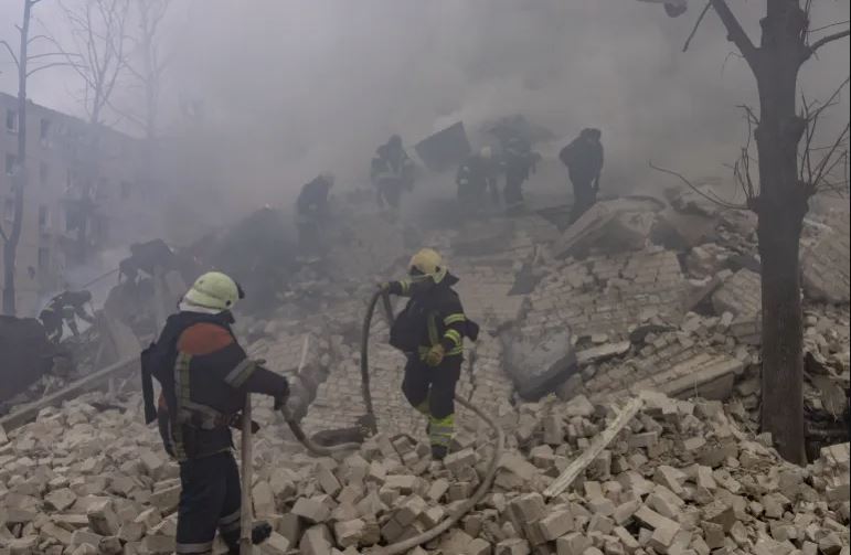 وزير الخارجية الأوكراني: هجوم روسي جديد على كييف يستهدف المدنيين والبنى التحتية