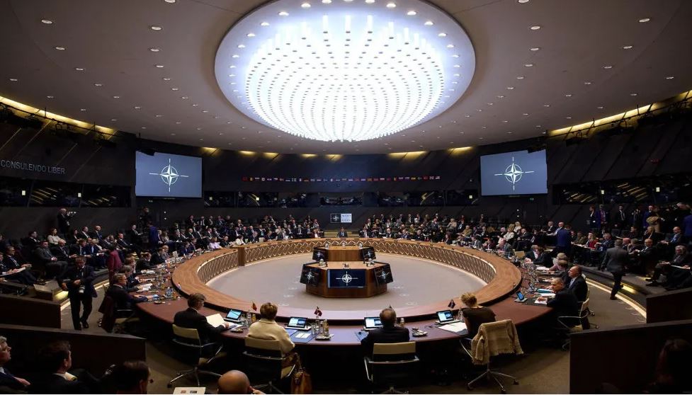 الناتو يدعو لضبط النفس بعد انتهاء معاهدة "نيو ستارت" لنزع السلاح النووي بين روسيا والولايات المتحدة