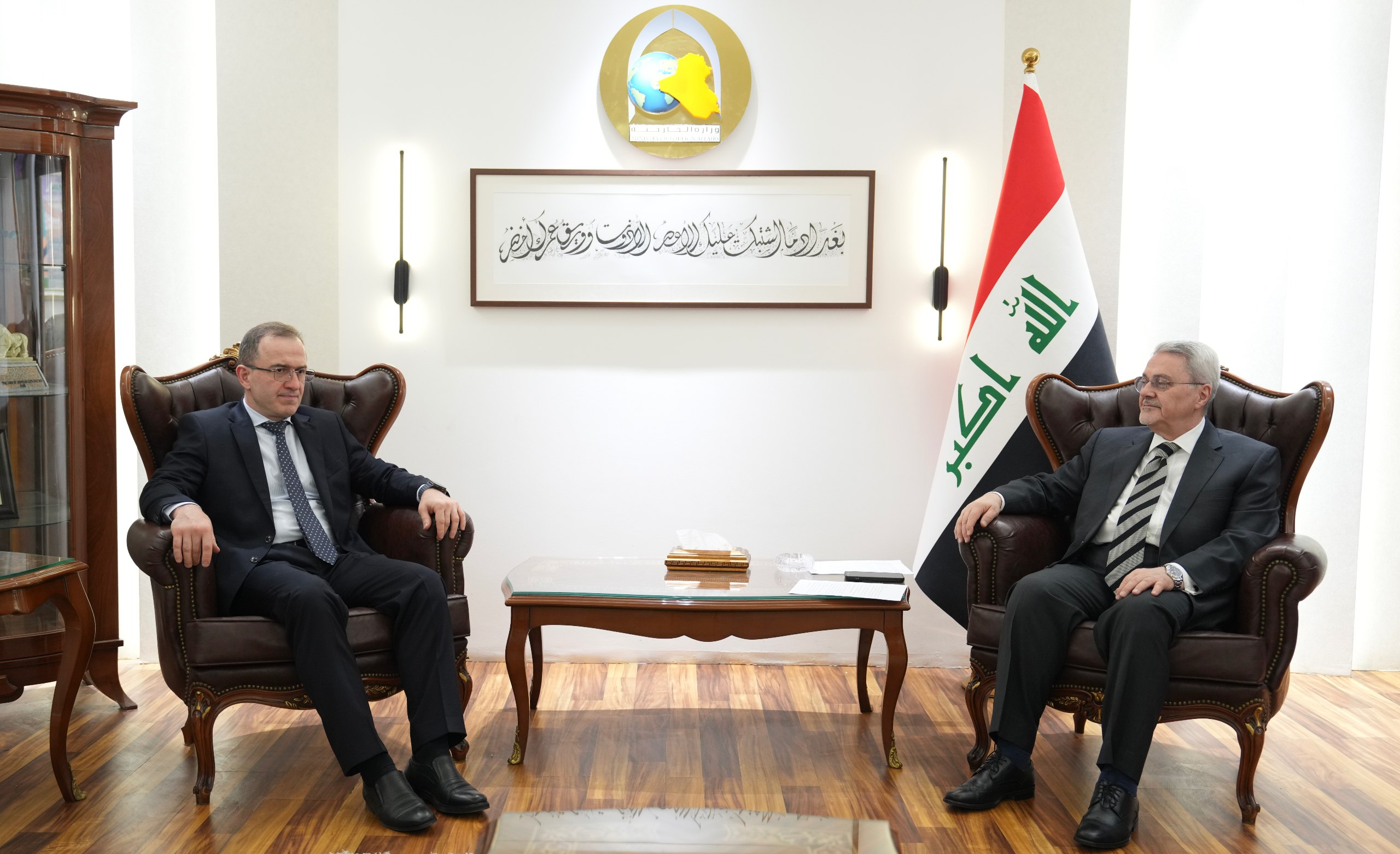 وكيل وزارة الخارجية يبحث مع السفير الروسي التحضيرات للقمة العربية–الروسية وتعزيز العلاقات الثنائية