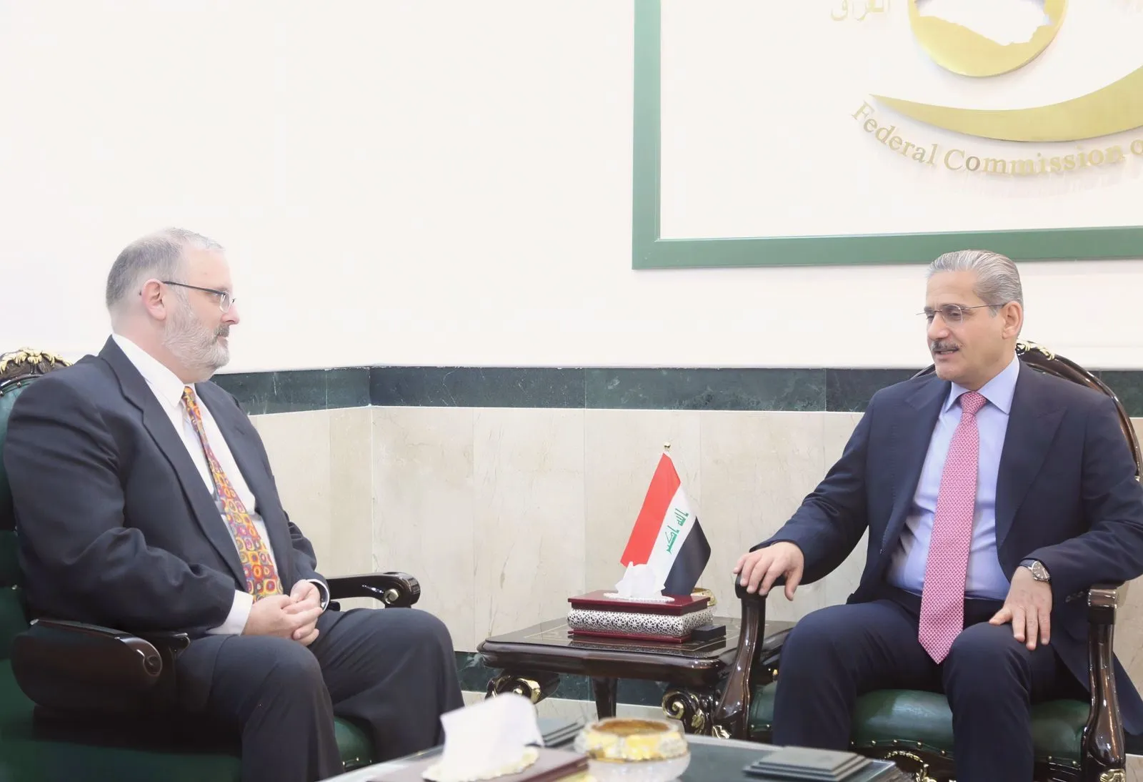 السفارة الأمريكية تتعاون مع العراق لمكافحة الفساد