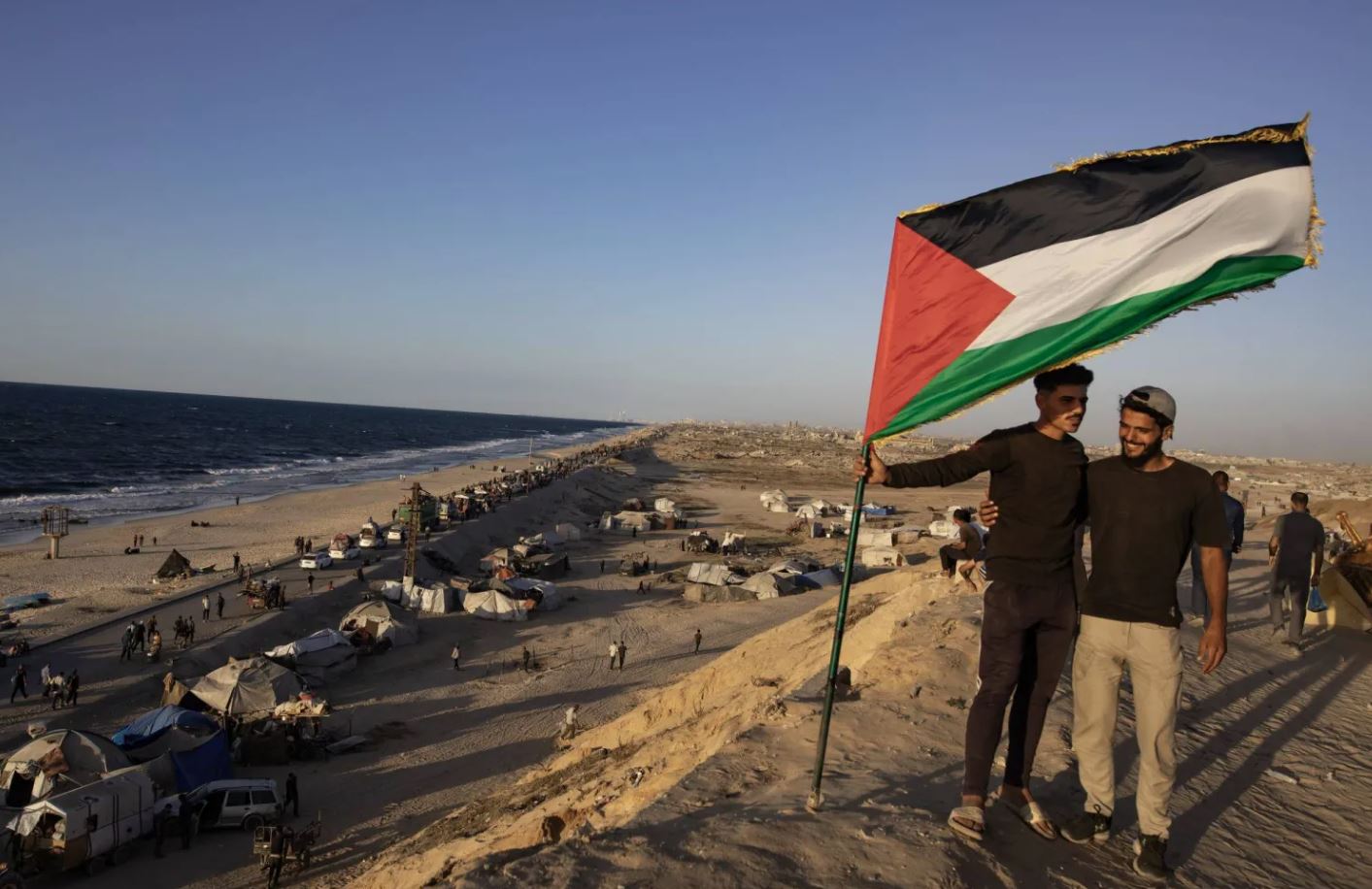 قيادي في "حماس" يشكر ترمب على وساطة وقف إطلاق النار ويحذر من قبول توني بلير في إدارة غزة المستقبلية