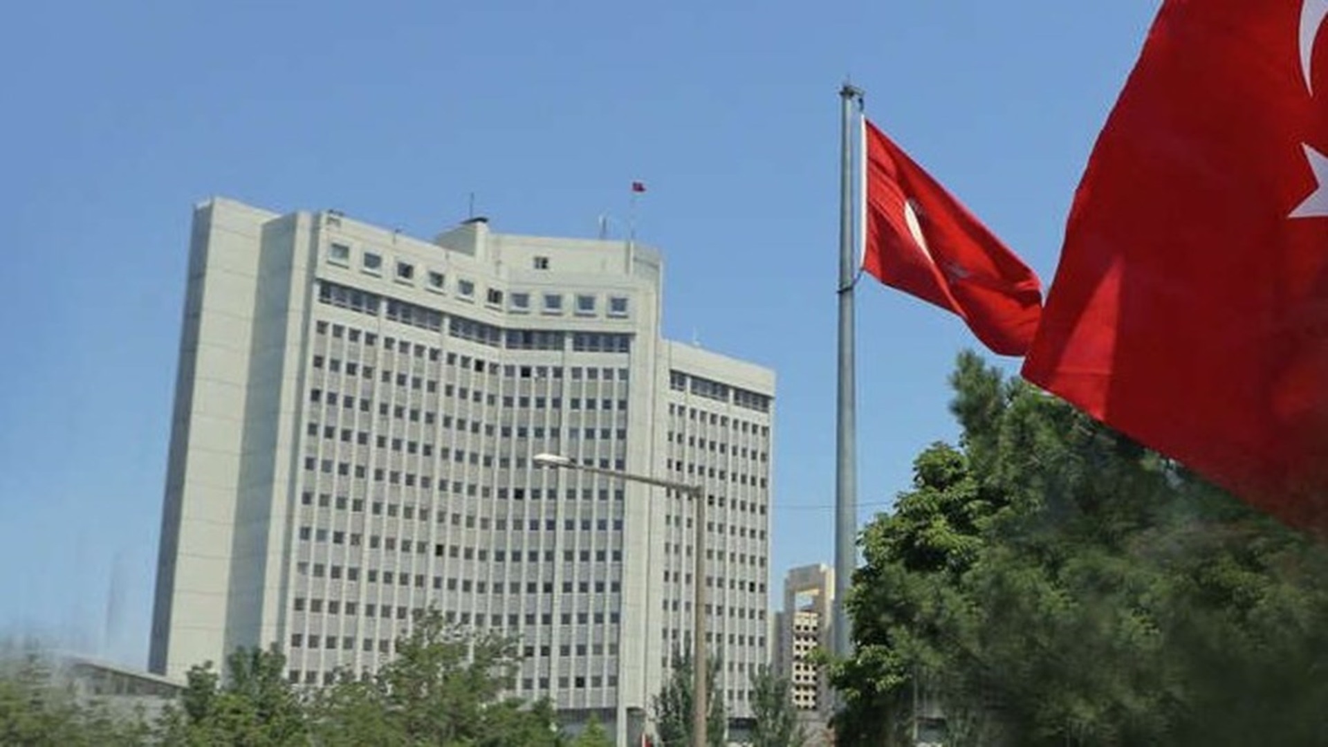    وزراة الدفاع التركية: قواتنا "حيّدت" 40 إرهابياً خلال أسبوع