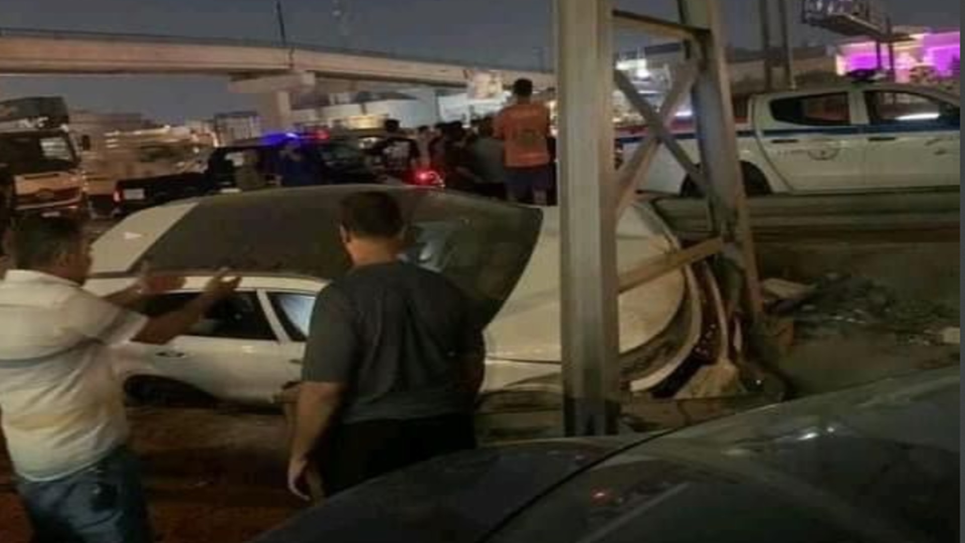 حادث سير مروع ..  6 عجلات تنقلب وتسبب إصابات خطيرة في بغداد