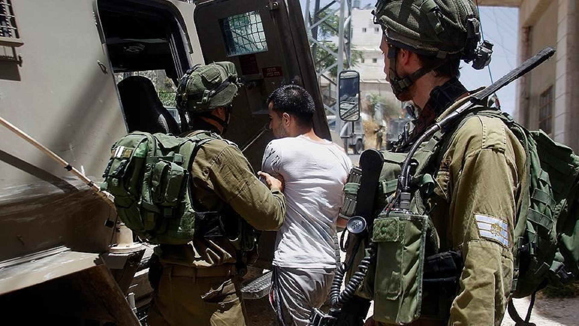    اعتقال أكثر من 10 آلاف فلسطيني في الضفة منذ بدء حرب الإبادة