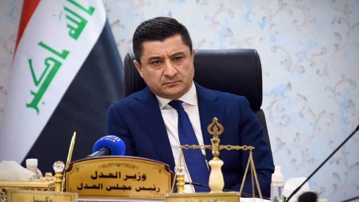 وزارة العدل تعفي المعاون الفني ومسؤول شعبة الشؤون الداخلية بسجن الكاظمية  لتقصيرهم في العمل