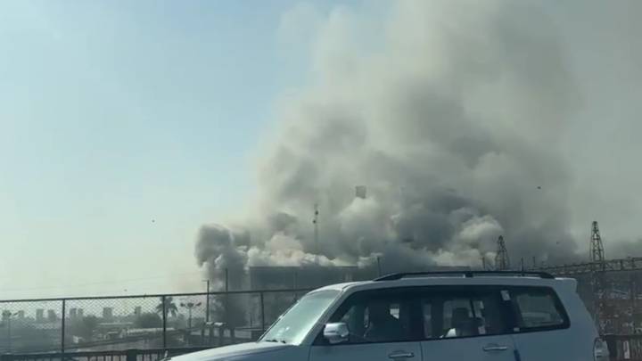 تصاعد اعمدة دخان كثيفة من محطة كهرباء الزعفرانية