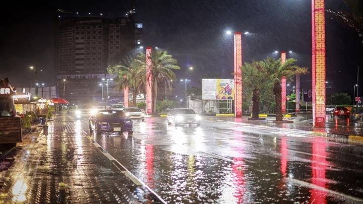 الأنواء الجوية تبشر العراقيين :تساقط للأمطار بدءاً من الغد