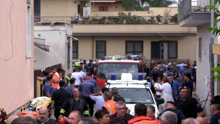 ثلاثة قتلى بينهم طفلان في انهيار مبنى بجنوب ايطاليا