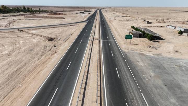 وزير الإعمار يفتتح مشروع طريق تقاطع الحج البري - قضاء عين التمر