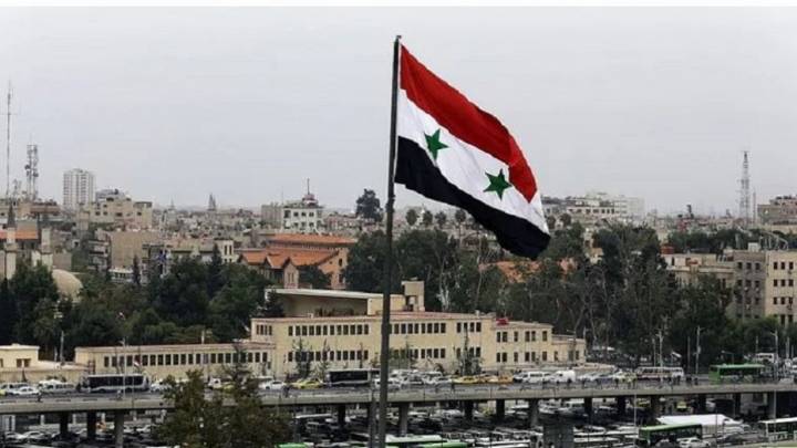 سوريا تدخل على خط الازمة مع اسرائيل  ..  مصادر امنية: الدفاعات السورية تسقط اجسام معادية في سماء طرطوس