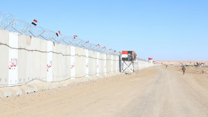 وزير الداخلية عبد الامير الشمري يفتتح جدار بطول 60 كم على الحدود العراقية السورية